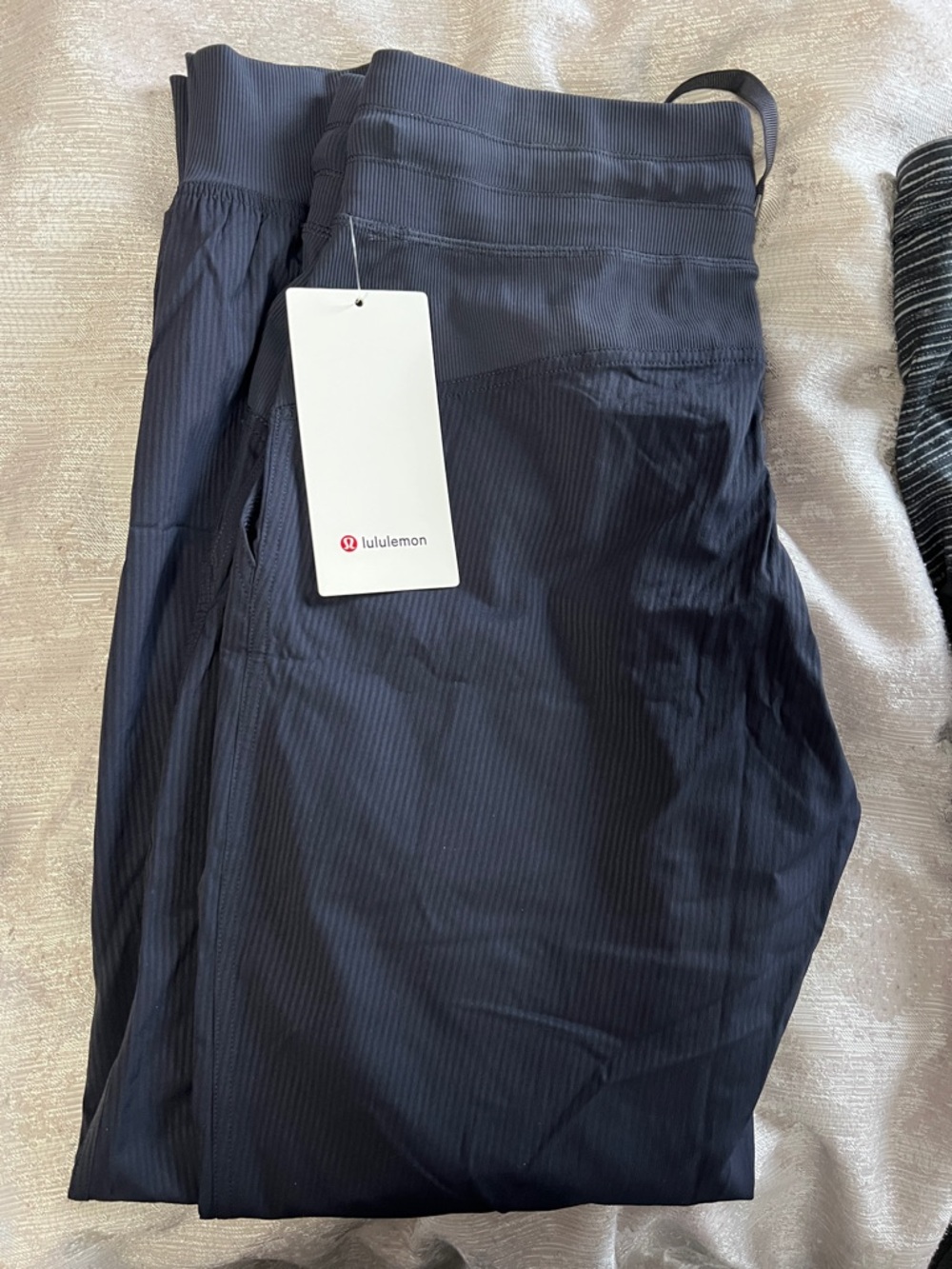 Lululemon dance studio jogger size 6